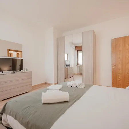 Apartment Casa Rivoli - Private Garden & Free Parking *