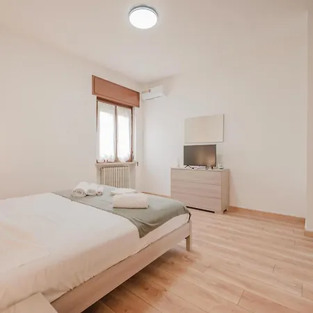 Casa Rivoli - Private Garden & Free Parking Daire