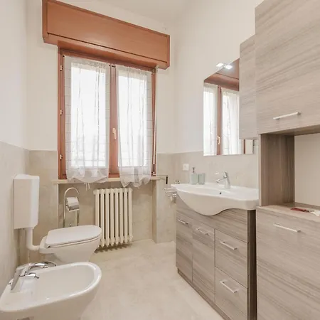 Апартаменты Casa Rivoli - Private Garden & Free Parking *