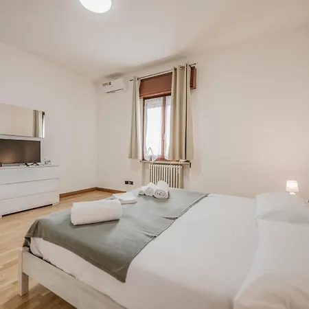 Casa Rivoli - Private Garden & Free Parking Апартаменты